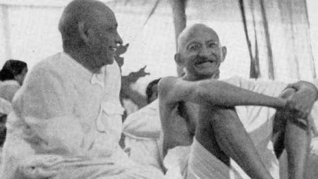 Sardar Vallabhbhai Patel with Mahatma Gandhi